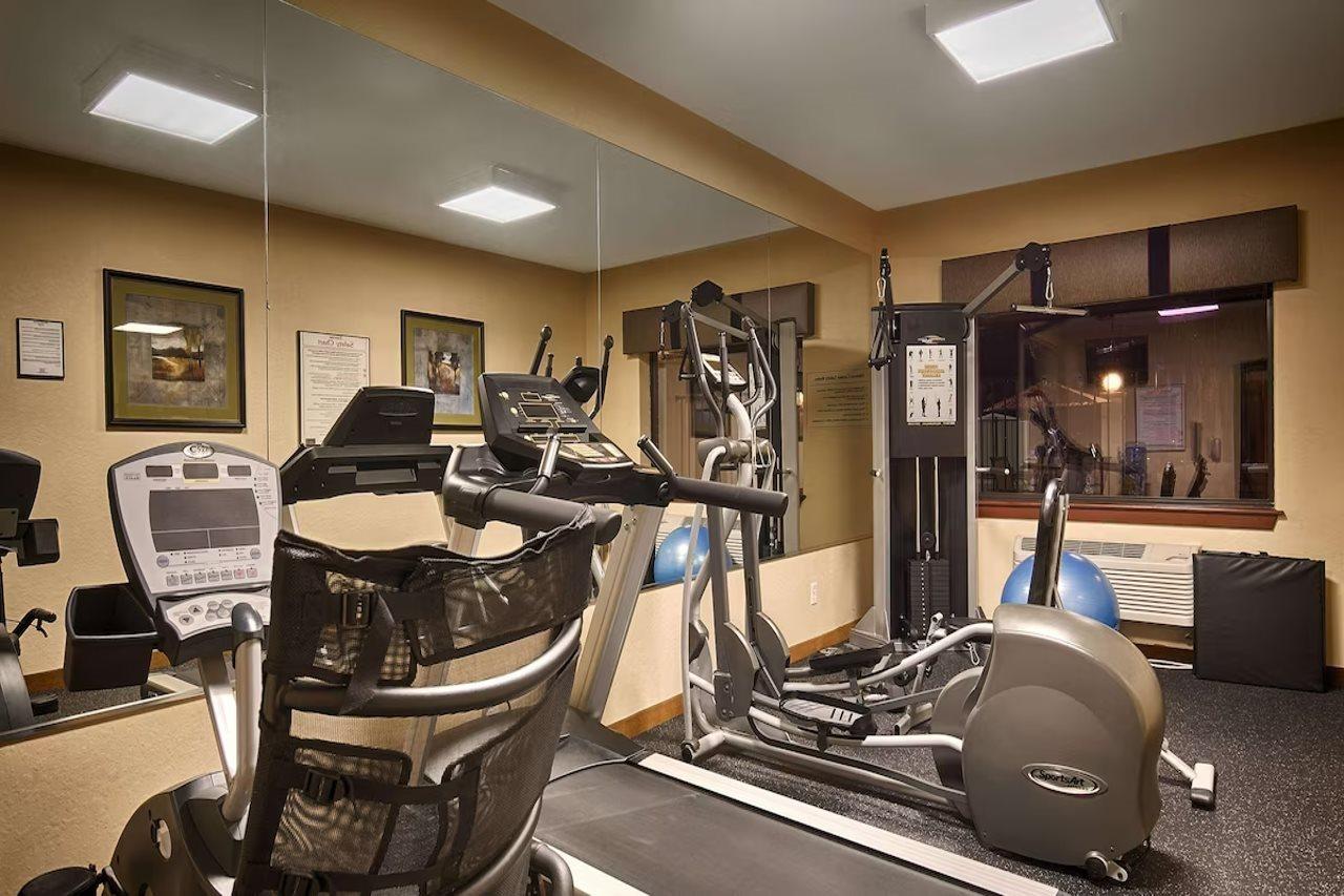 Best Western Plus Victoria Inn & Suites Екстер'єр фото