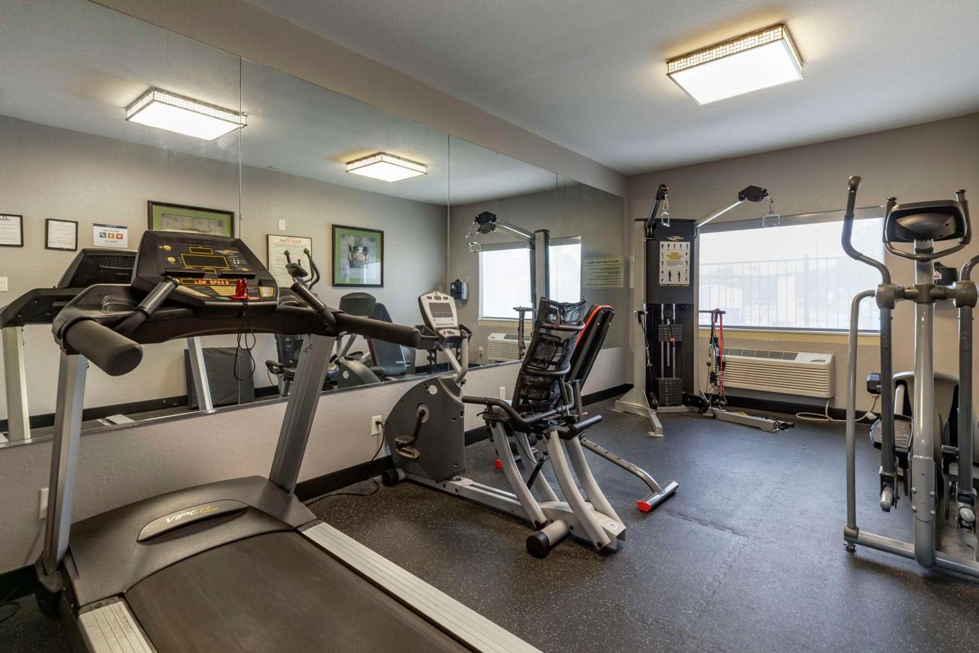 Best Western Plus Victoria Inn & Suites Екстер'єр фото