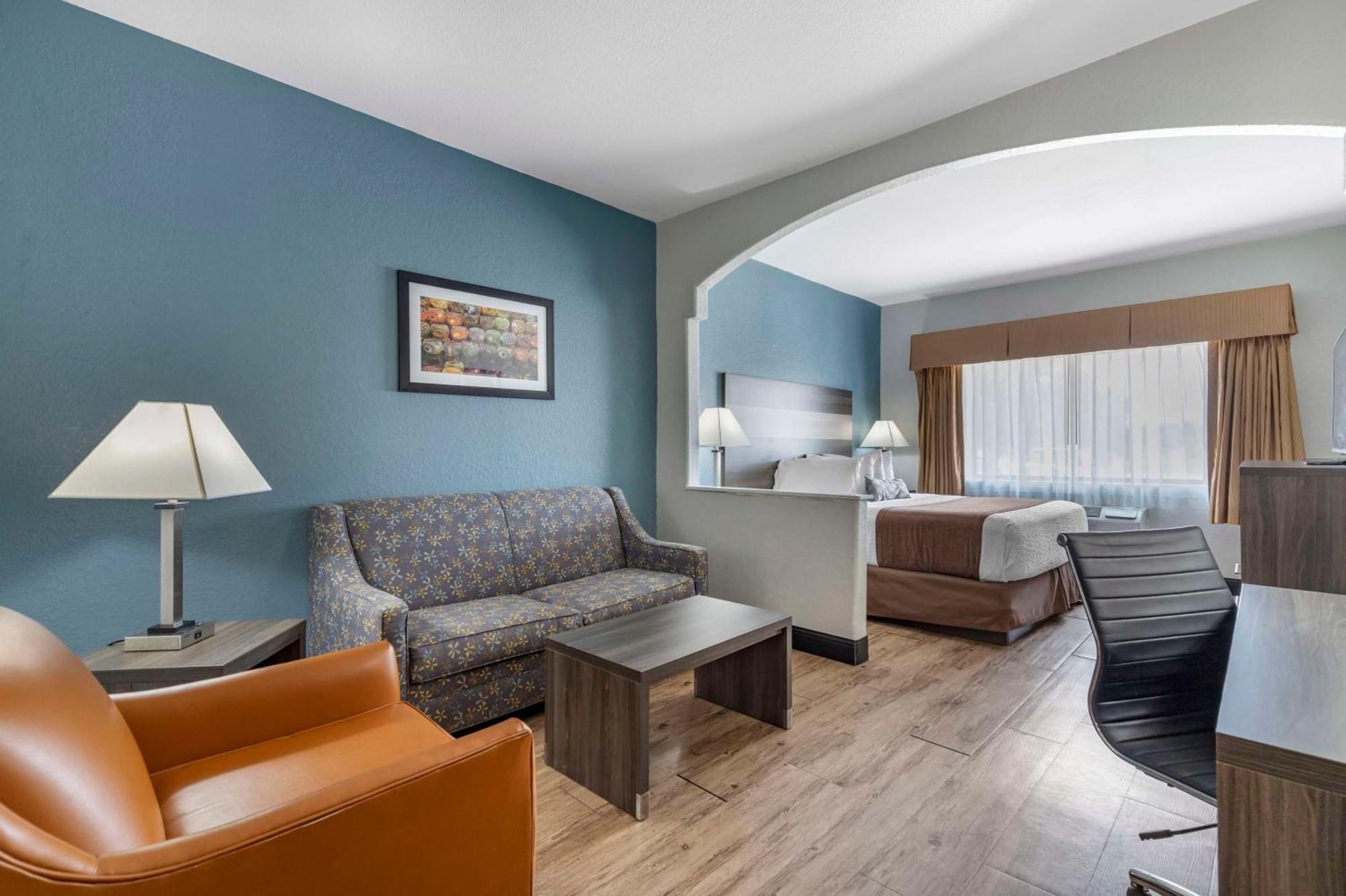 Best Western Plus Victoria Inn & Suites Екстер'єр фото
